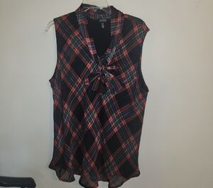 Jones New York Women's Sleeveless Plaid Blouse - Red and Black